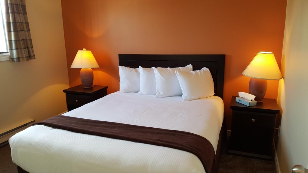 North Pointe Inn And Suites Келоуна Екстериор снимка