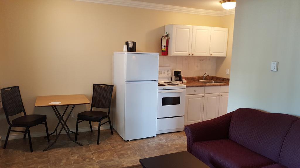 North Pointe Inn And Suites Келоуна Екстериор снимка